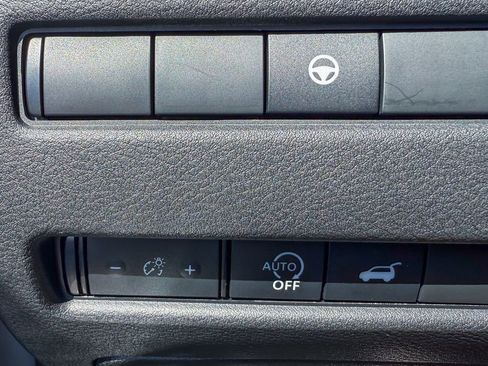 Certified 2024 Nissan Rogue Platinum image 33