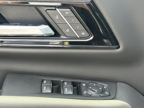 New 2026 GMC Yukon AT4 Ultimate w/ LPO, Floor Liner Package AWD/4WD image 20