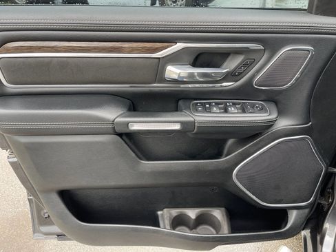 Used 2019 RAM 1500 Laramie AWD/4WD image 12