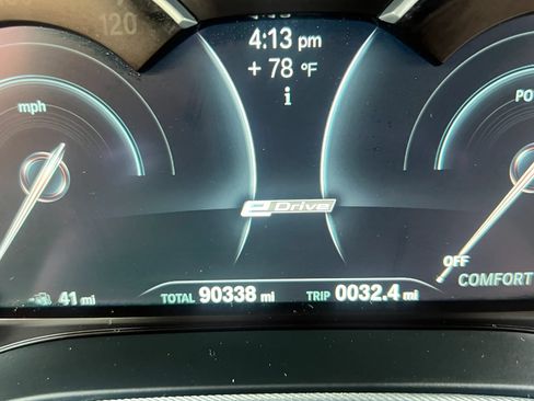 Used 2019 BMW 530e xDrive w/ Convenience Package AWD/4WD image 16