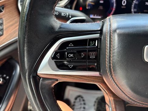 Used 2022 Jeep Grand Cherokee L Summit w/ Advanced Protech Group IV AWD/4WD image 11