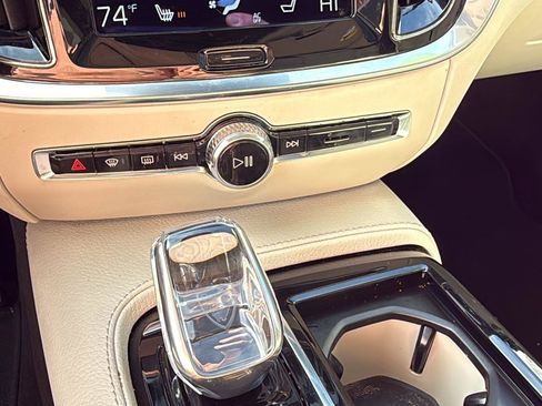 Used 2022 Volvo S60 T8 Inscription w/ Advanced Package image 14