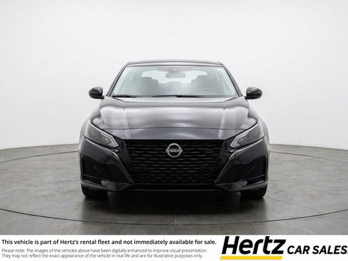 Used 2025 Nissan Altima 2.5 SV image 2