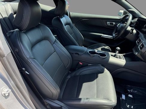 Used 2025 Ford Mustang GT Premium RWD image 12