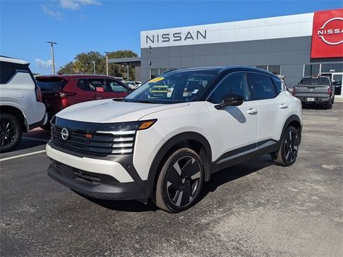 Certified 2025 Nissan Kicks SR image 9