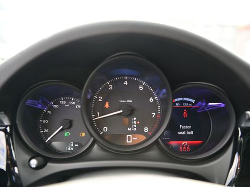 Used 2026 Porsche Macan AWD/4WD image 19