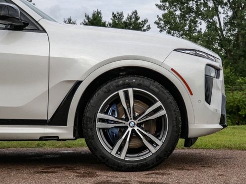 Used 2025 BMW X7 M60i image 5
