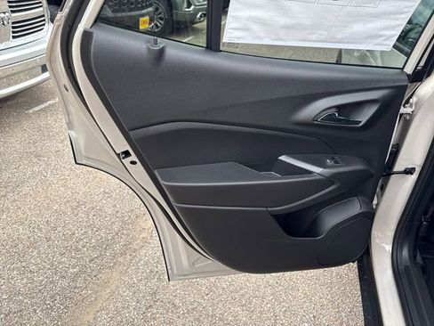 New 2026 Chevrolet Trax RS w/ Sunroof Package image 23