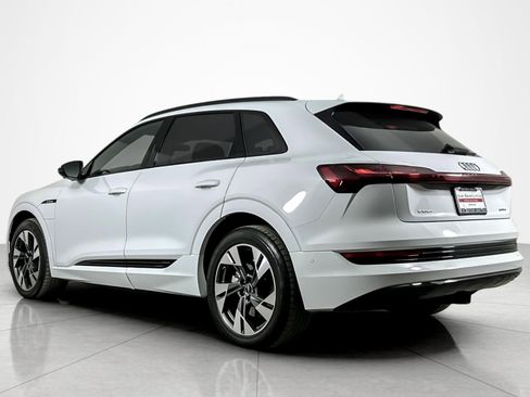 Used 2023 Audi e-tron Premium w/ Convenience Plus Package AWD/4WD image 3