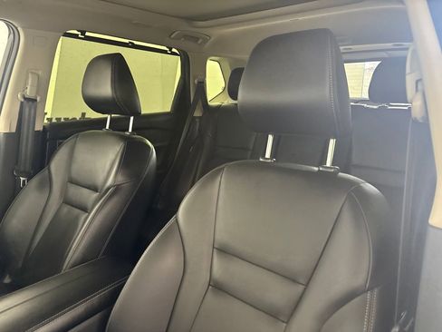 Used 2025 Nissan Rogue SL w/ Tech Package FWD image 11
