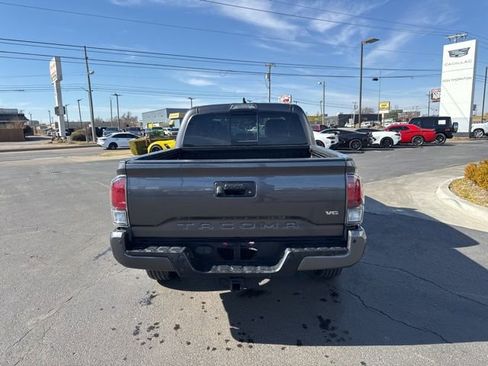 Used 2021 Toyota Tacoma TRD Off-Road w/ Technology Package image 7