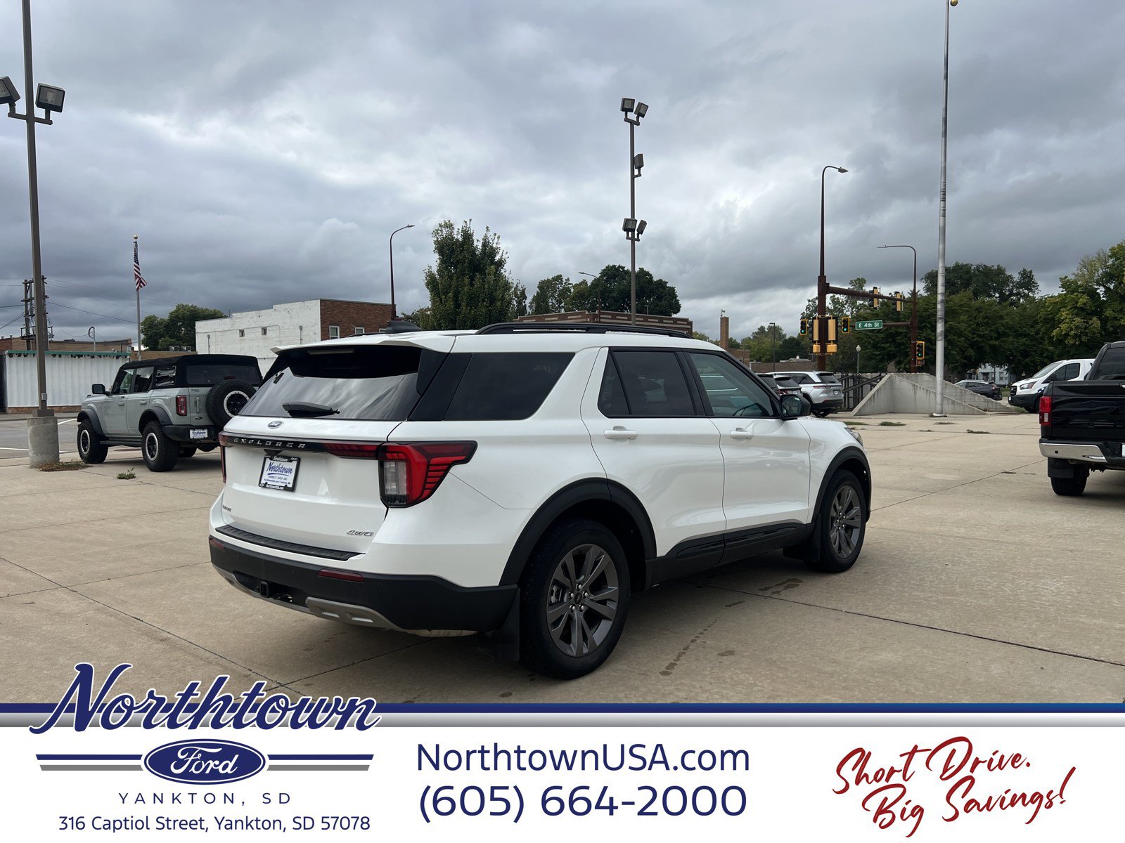 Used 2026 Ford Explorer Active w/ Active Comfort Package AWD/4WD image 6