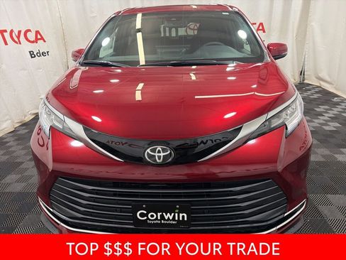 Used 2026 Toyota Sienna Limited AWD/4WD image 2