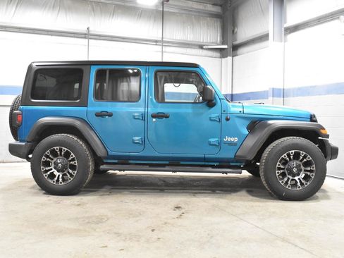 Used 2020 Jeep Wrangler Unlimited Sport image 24