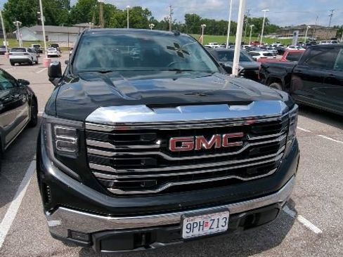 Used 2023 GMC Sierra 1500 SLT w/ SLT Premium Package AWD/4WD image 6