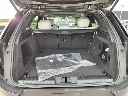 Certified 2025 Land Rover Range Rover Sport SE image 8