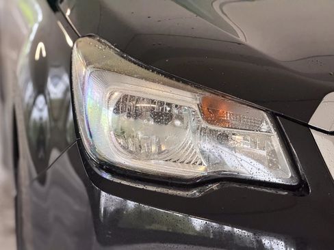 Used 2017 Subaru Forester 2.5i Premium w/ All-Weather Package AWD/4WD image 10