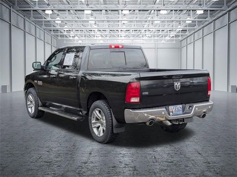 Used 2017 RAM 1500 Classic SLT w/ SLT Plus D￩cor Group image 3