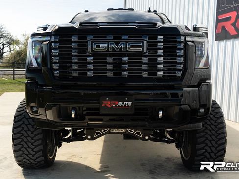 Used 2025 GMC Sierra 2500 Denali Ultimate image 18