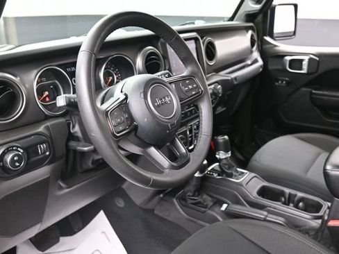 Used 2023 Jeep Gladiator Sport AWD/4WD image 14