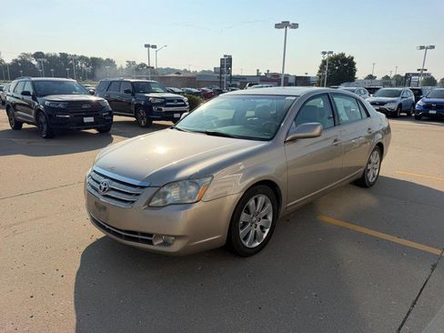Used 2006 Toyota Avalon XLS FWD image 5