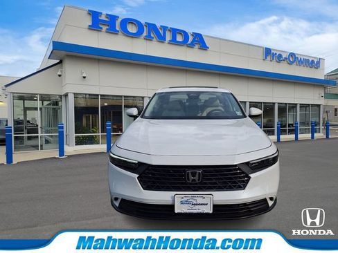 Used 2023 Honda Accord EX image 2