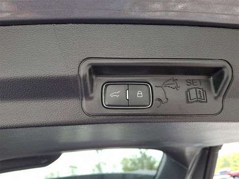 Used 2021 Ford Explorer XLT w/ Equipment Group 202A image 32