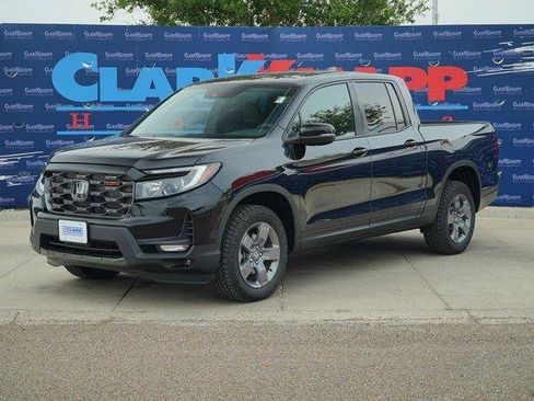 Used 2025 Honda Ridgeline TrailSport image 1