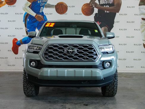 Used 2022 Toyota Tacoma TRD Sport AWD/4WD image 20