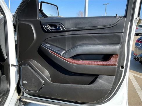 Used 2017 GMC Yukon SLT image 22