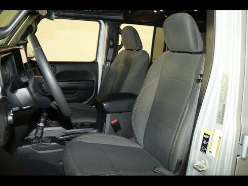 Used 2024 Jeep Wrangler Sport S image 18