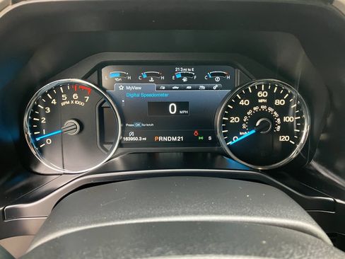 Used 2016 Ford F150 Lariat AWD/4WD image 9