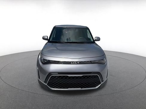 Used 2025 Kia Soul LX w/ LX Technology Package FWD image 4