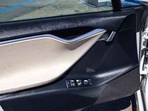 Used 2012 Tesla Model S Signature Performance image 33