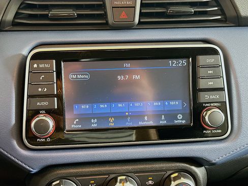Used 2025 Nissan Versa SV FWD image 21