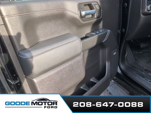 Used 2022 GMC Sierra 1500 AT4 w/ AT4 Preferred Package image 6