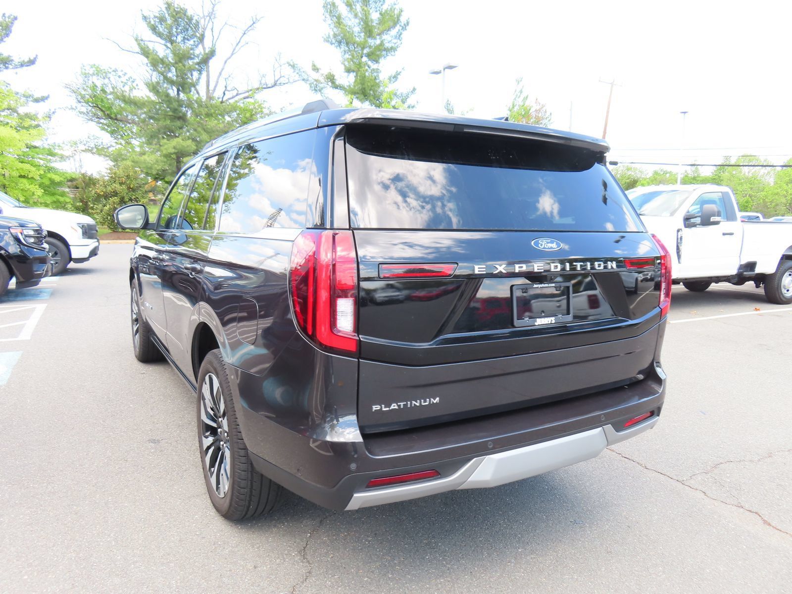Certified 2025 Ford Expedition Platinum w/ Driver's Package AWD/4WD image 7