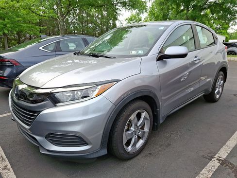 Used 2019 Honda HR-V LX image 2