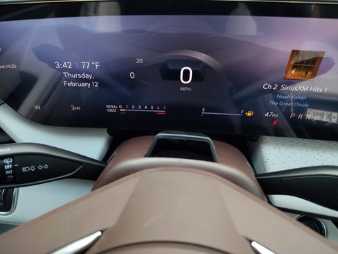 New 2026 Buick Enclave Avenir w/ Super Cruise Package image 2