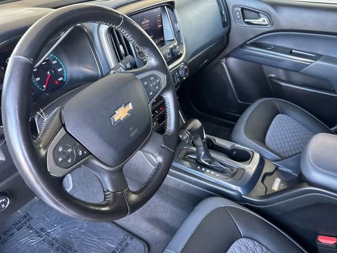 Used 2020 Chevrolet Colorado Z71 AWD/4WD image 11