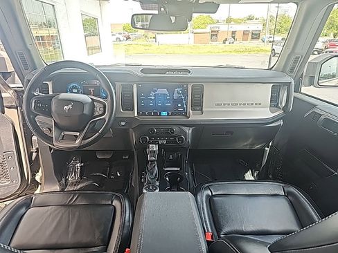 Used 2025 Ford Bronco Outer Banks AWD/4WD image 12
