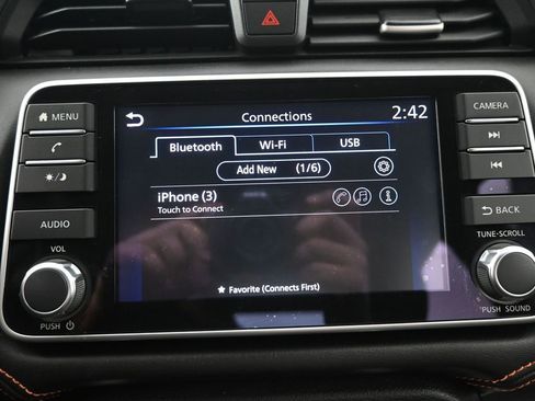 Used 2022 Nissan Versa SR w/ Convenience Package FWD image 19