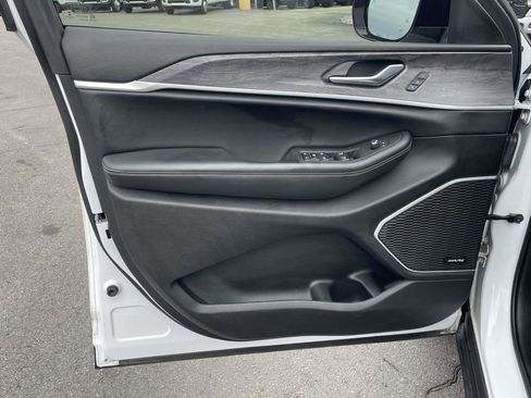 Certified 2022 Jeep Grand Cherokee L Limited image 25