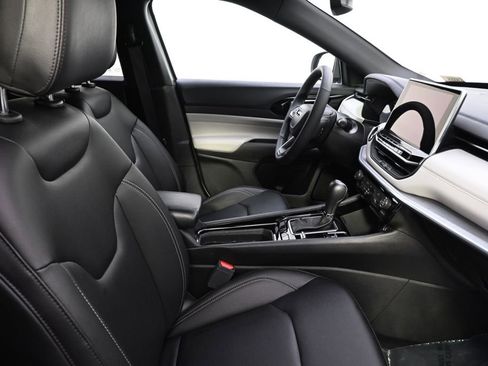 Used 2025 Jeep Compass Limited AWD/4WD image 16