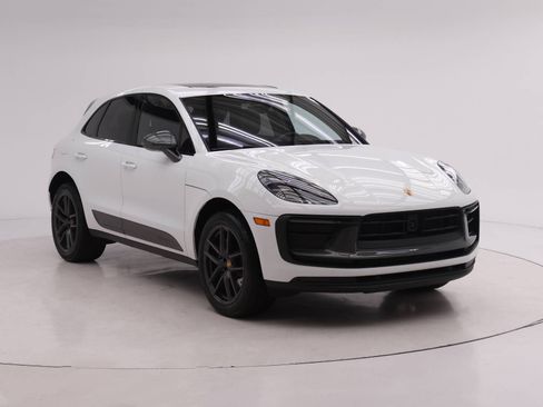 Certified 2023 Porsche Macan Turbo AWD/4WD image 9