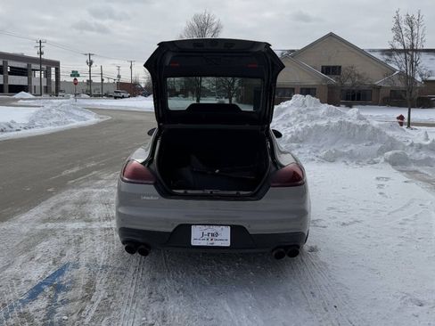 Used 2014 Porsche Panamera GTS image 8