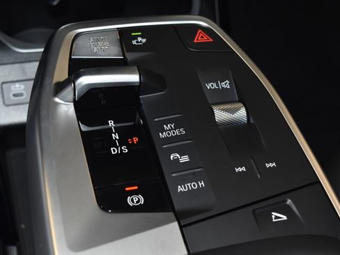 New 2025 BMW X2 xDrive28i w/ Technology Package image 13