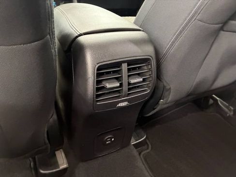 Used 2022 Ford Escape SE w/ Convenience Package FWD image 19