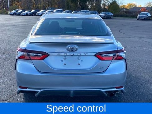 Used 2023 Toyota Camry SE image 4