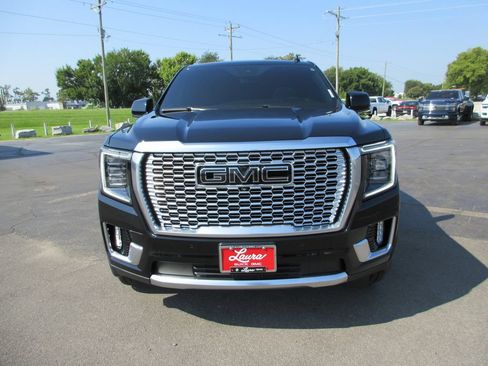 Used 2024 GMC Yukon XL Denali w/ Denali Reserve Package AWD/4WD image 13
